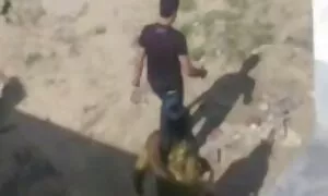 Lubang mengambil jari video seks terbaru melayu hangat di dalamnya.