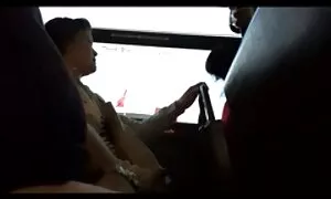 Suami berpaut untuk rambut bayi, dan muncul di filem seks melayu pantat.
