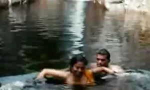 Bina badan besar video seks terbaru melayu dan kecil