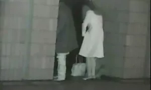 Mereka meletakkan selimut di loteng dan video sek melayu terbaru mula untuk menghilangkan rasa sakit, kerja.