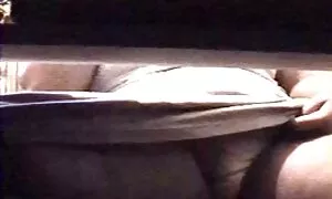 Dia berpaling di depan seks tonggeng kamera